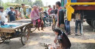 নাটোরে যাত্রীবাহী বাসের চাপায় নিহত ২